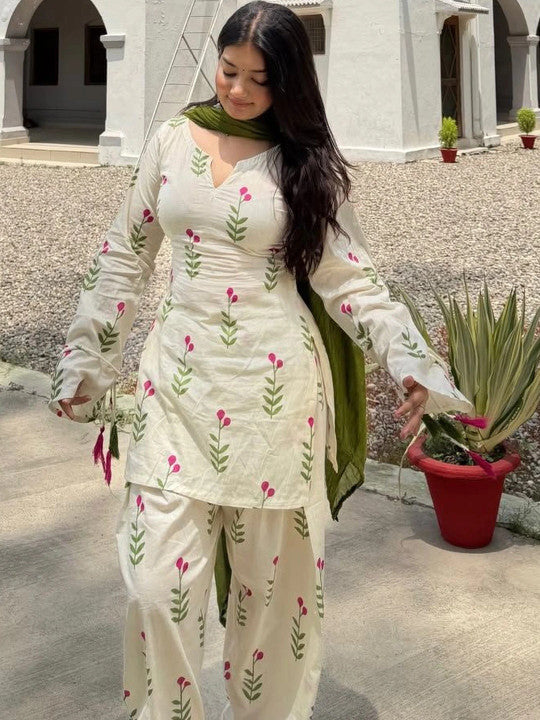 Women Floral Printed Regular Kurta with Patiala & With Dupatta