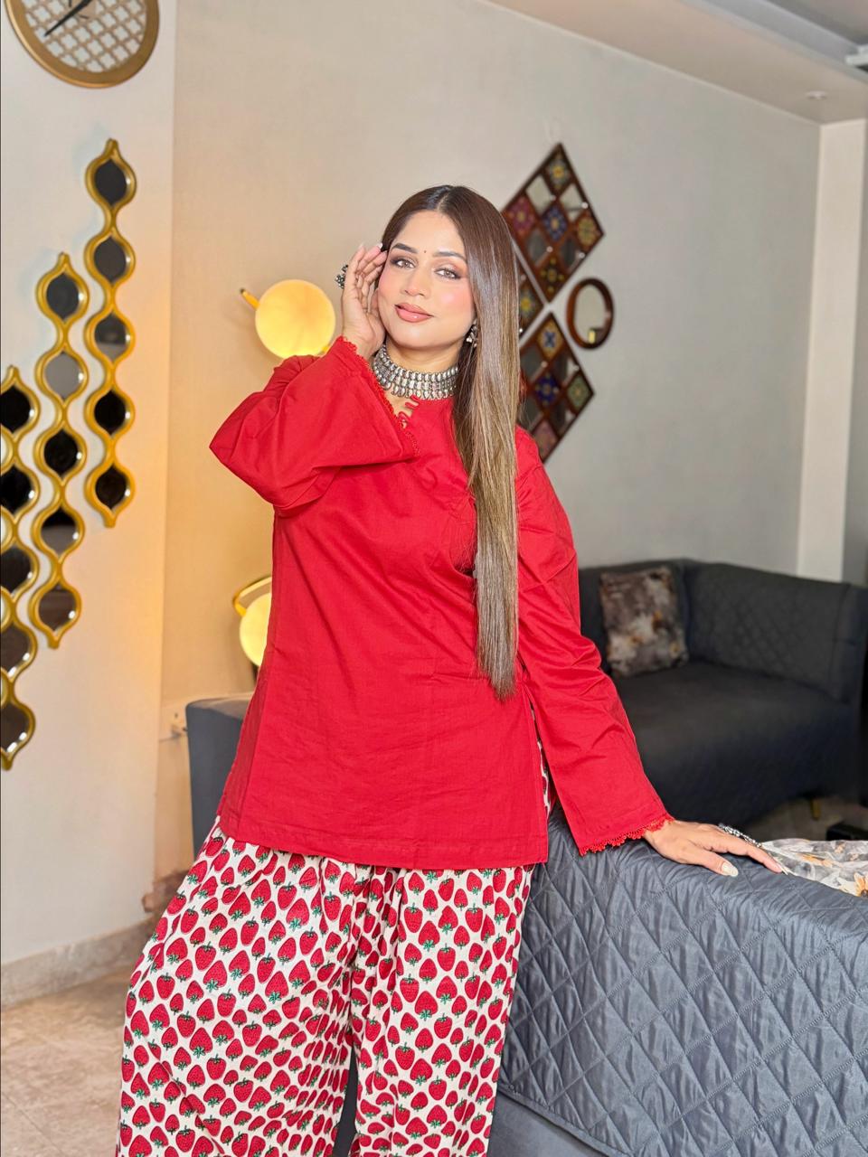 Women Regular Pure Cotton Kurta with Patiala